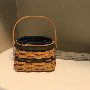 2003 Longaberger collectors club basket